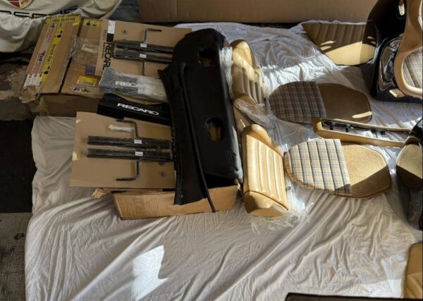 Recaro Bucket Seats & Custom Interior Trim for Porsche 964 – Lightweight, Track-Ready Performance Upgrade