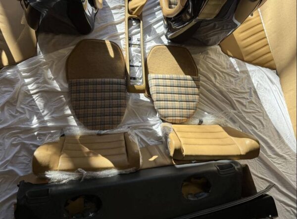 Recaro Bucket Seats & Custom Interior Trim for Porsche 964 – Lightweight, Track-Ready Performance Upgrade