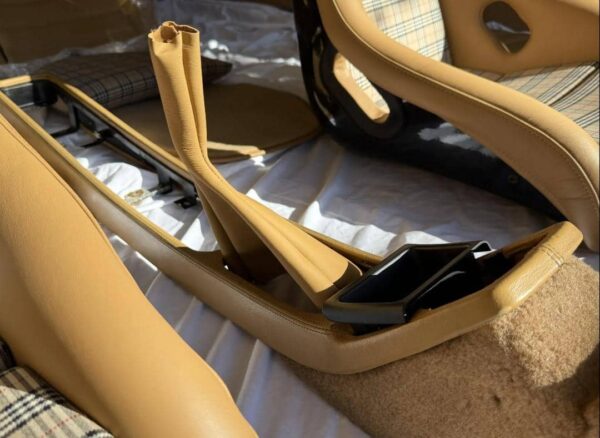 Recaro Bucket Seats & Custom Interior Trim for Porsche 964 – Lightweight, Track-Ready Performance Upgrade