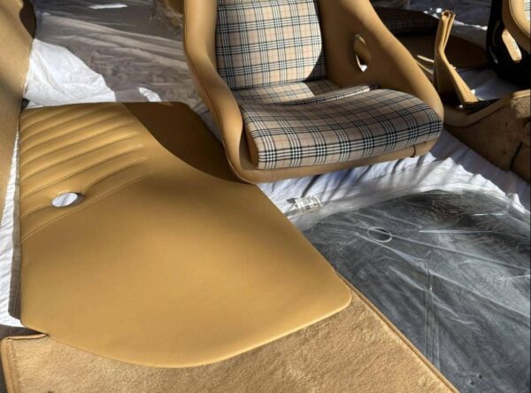 Recaro Bucket Seats & Custom Interior Trim for Porsche 964 – Lightweight, Track-Ready Performance Upgrade