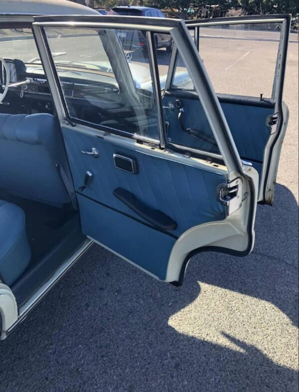 1964 Mercedes-Benz 220b Project Car – Classic W111 Sedan with 4-Speed Manual, Solid Restoration Candidate