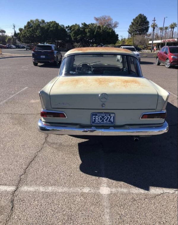 1964 Mercedes-Benz 220b Project Car – Classic W111 Sedan with 4-Speed Manual, Solid Restoration Candidate