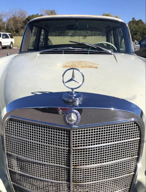 1964 Mercedes-Benz 220b Project Car – Classic W111 Sedan with 4-Speed Manual, Solid Restoration Candidate