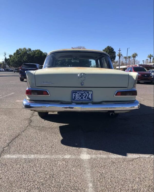 1964 Mercedes-Benz 220b Project Car – Classic W111 Sedan with 4-Speed Manual, Solid Restoration Candidate