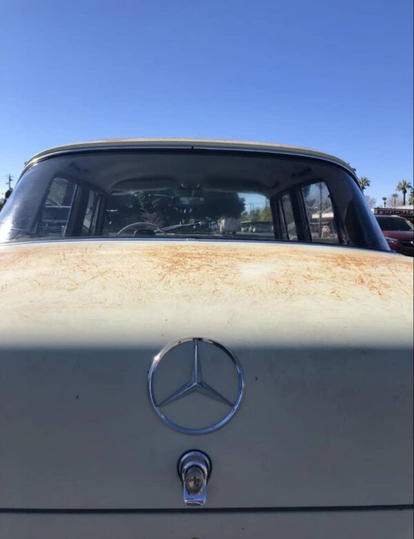 1964 Mercedes-Benz 220b Project Car – Classic W111 Sedan with 4-Speed Manual, Solid Restoration Candidate