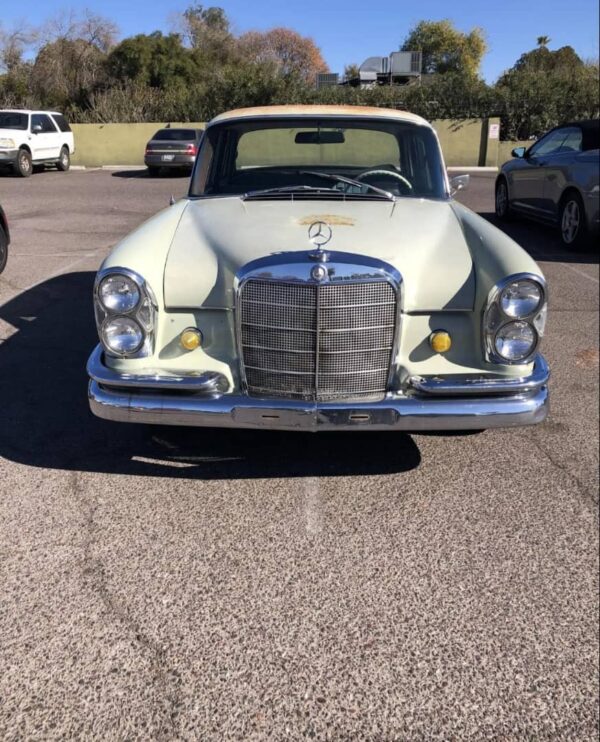 1964 Mercedes-Benz 220b Project Car – Classic W111 Sedan with 4-Speed Manual, Solid Restoration Candidate