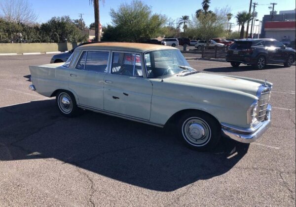 1964 Mercedes-Benz 220b Project Car – Classic W111 Sedan with 4-Speed Manual, Solid Restoration Candidate