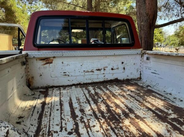 1974 Ford F-250 Ranger Highboy 4×4 – Classic 4-Speed 4x4 Pickup Truck