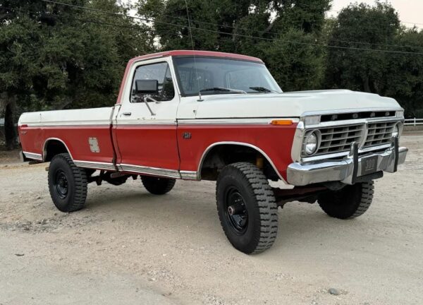 1974 Ford F-250 Ranger Highboy 4×4 – Classic 4-Speed 4x4 Pickup Truck