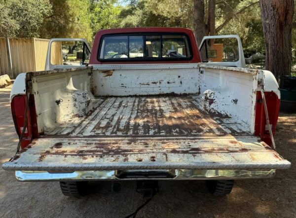 1974 Ford F-250 Ranger Highboy 4×4 – Classic 4-Speed 4x4 Pickup Truck