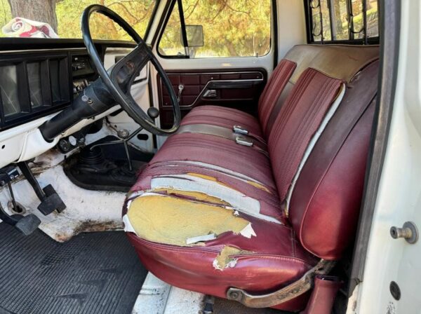1974 Ford F-250 Ranger Highboy 4×4 – Classic 4-Speed 4x4 Pickup Truck