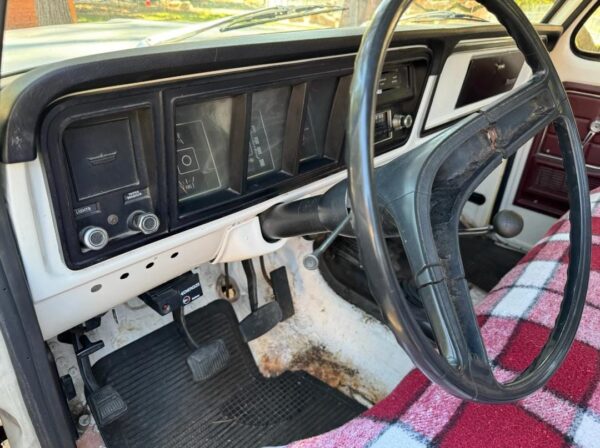 1974 Ford F-250 Ranger Highboy 4×4 – Classic 4-Speed 4x4 Pickup Truck