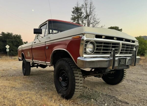 1974 Ford F-250 Ranger Highboy 4×4 – Classic 4-Speed 4x4 Pickup Truck
