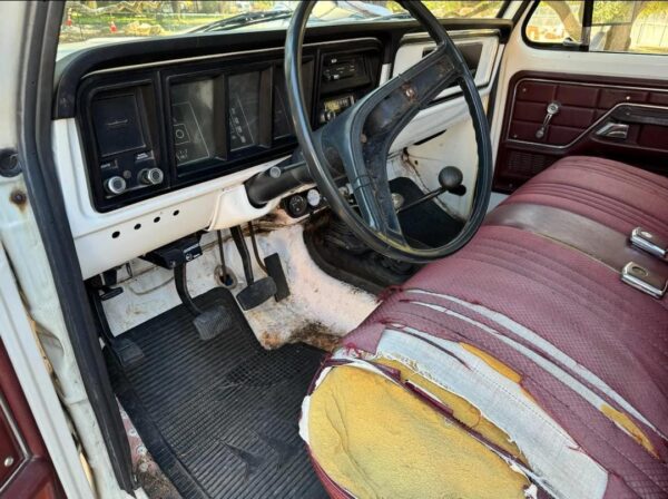 1974 Ford F-250 Ranger Highboy 4×4 – Classic 4-Speed 4x4 Pickup Truck