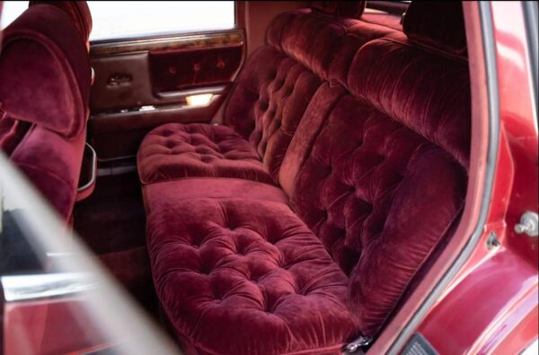 1988 Chrysler New Yorker Landau – Classic Luxury Sedan with Vintage Styling