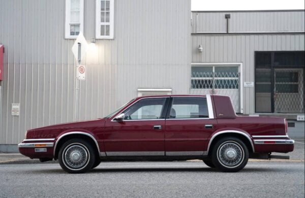 1988 Chrysler New Yorker Landau – Classic Luxury Sedan with Vintage Styling