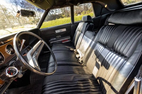 1971 Ford Thunderbird 4-Door Landau Sedan – Classic Luxury Muscle Car
