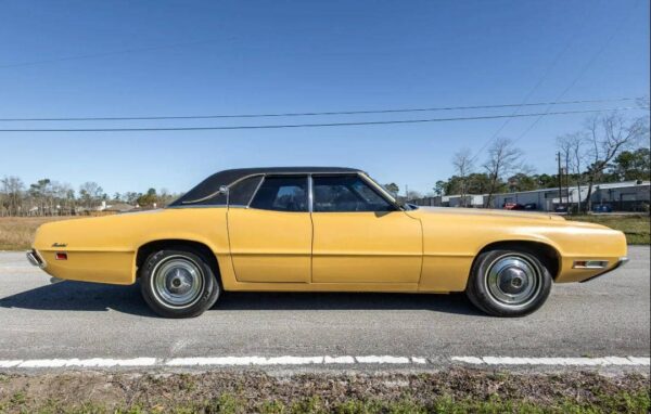 1971 Ford Thunderbird 4-Door Landau Sedan – Classic Luxury Muscle Car