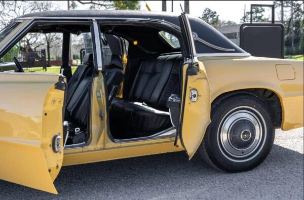 1971 Ford Thunderbird 4-Door Landau Sedan – Classic Luxury Muscle Car