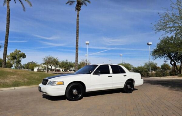 2002 Ford Crown Victoria Police Interceptor – V8 Power | Retired Cruiser | Runs Strong