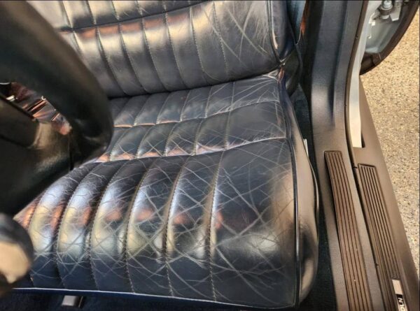 1993 Lincoln Town Car Executive Series – Classic Luxury Sedan, Low Miles, Well-Maintained