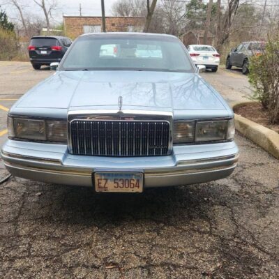1993 Lincoln Town Car Executive Series – Classic Luxury Sedan, Low Miles, Well-Maintained