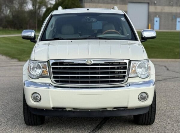 2008 Chrysler Aspen Limited – 3rd Row SUV with HEMI V8, Loaded Luxury & Towing Power