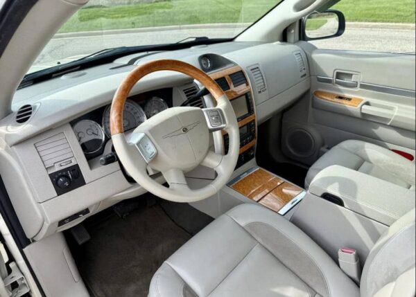2008 Chrysler Aspen Limited – 3rd Row SUV with HEMI V8, Loaded Luxury & Towing Power