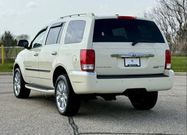 2008 Chrysler Aspen Limited – 3rd Row SUV with HEMI V8, Loaded Luxury & Towing Power