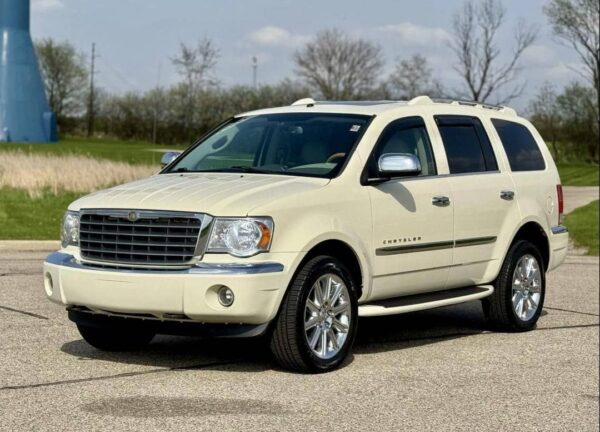 2008 Chrysler Aspen Limited – 3rd Row SUV with HEMI V8, Loaded Luxury & Towing Power