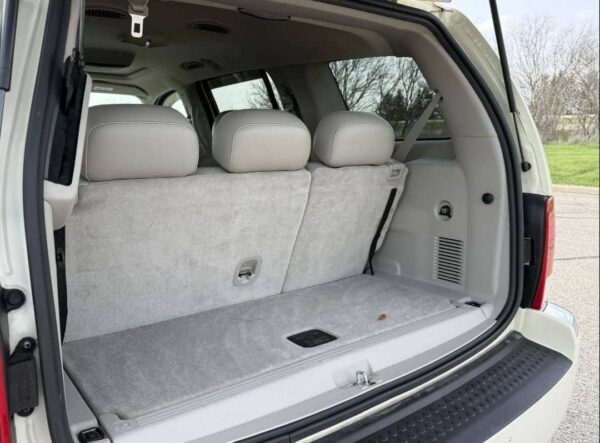 2008 Chrysler Aspen Limited – 3rd Row SUV with HEMI V8, Loaded Luxury & Towing Power