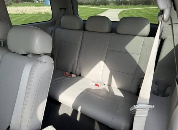 2008 Chrysler Aspen Limited – 3rd Row SUV with HEMI V8, Loaded Luxury & Towing Power