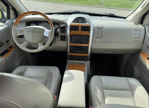 2008 Chrysler Aspen Limited – 3rd Row SUV with HEMI V8, Loaded Luxury & Towing Power