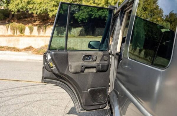 2004 Land Rover Discovery II Westminster Edition – Rare Luxury SUV, V8, Off-Road Ready