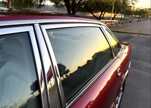 1998 Jaguar XJ8 – Classic British Luxury Sedan with V8 Power, Timeless Style & Smooth Ride