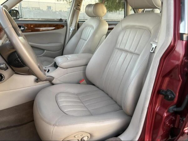 1998 Jaguar XJ8 – Classic British Luxury Sedan with V8 Power, Timeless Style & Smooth Ride