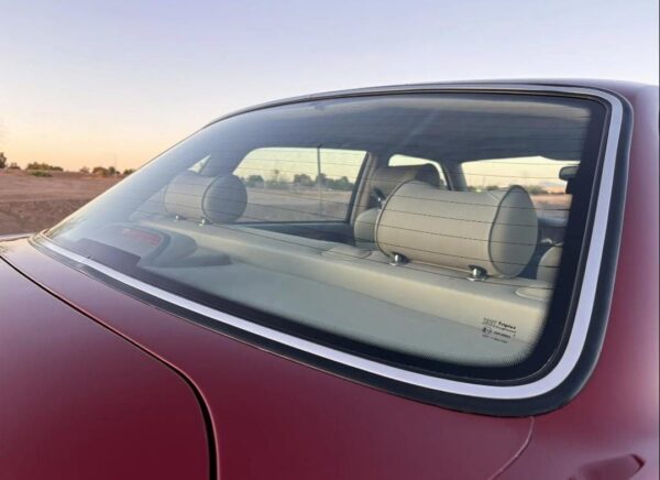 1998 Jaguar XJ8 – Classic British Luxury Sedan with V8 Power, Timeless Style & Smooth Ride