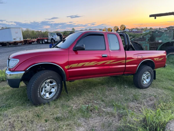 🚙 For Sale: 1997 Toyota Tacoma SR5 XtraCab V6 4×4 – Only 64K Miles | 1-Family Owned | Safari Setup | 5-Speed Manu
