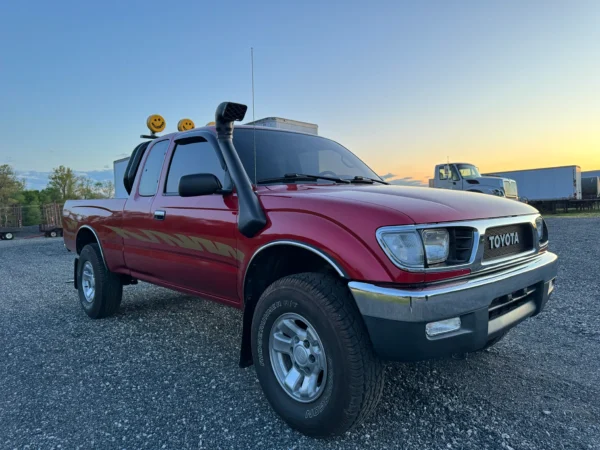🚙 For Sale: 1997 Toyota Tacoma SR5 XtraCab V6 4×4 – Only 64K Miles | 1-Family Owned | Safari Setup | 5-Speed Manu