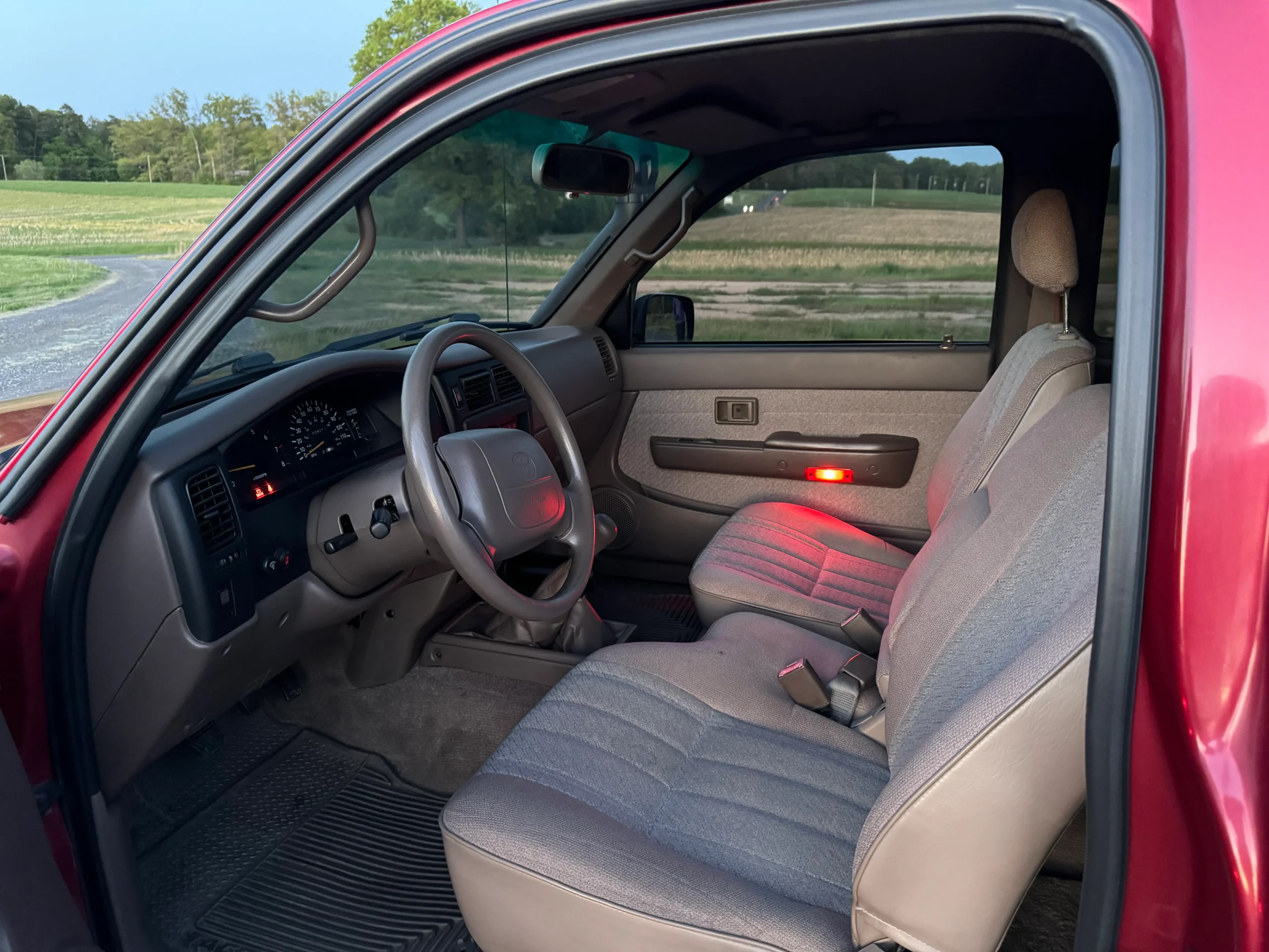 🚙 For Sale: 1997 Toyota Tacoma SR5 XtraCab V6 4×4 – Only 64K Miles | 1-Family Owned | Safari Setup | 5-Speed Manu