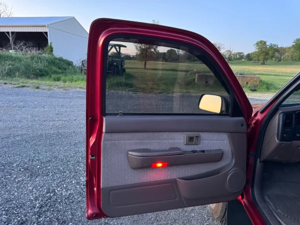 🚙 For Sale: 1997 Toyota Tacoma SR5 XtraCab V6 4×4 – Only 64K Miles | 1-Family Owned | Safari Setup | 5-Speed Manu