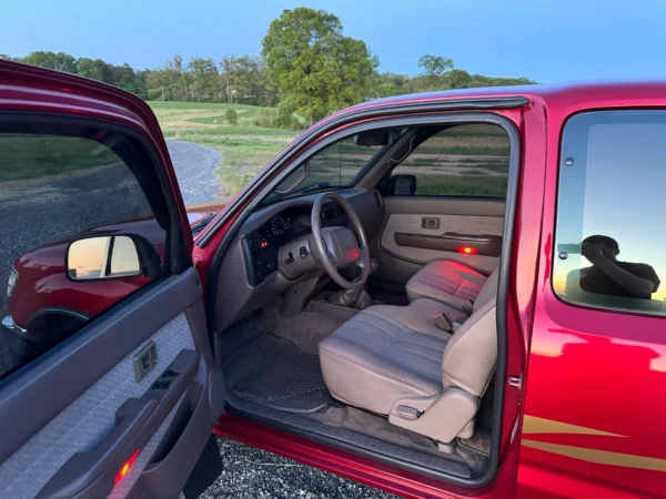 🚙 For Sale: 1997 Toyota Tacoma SR5 XtraCab V6 4×4 – Only 64K Miles | 1-Family Owned | Safari Setup | 5-Speed Manu